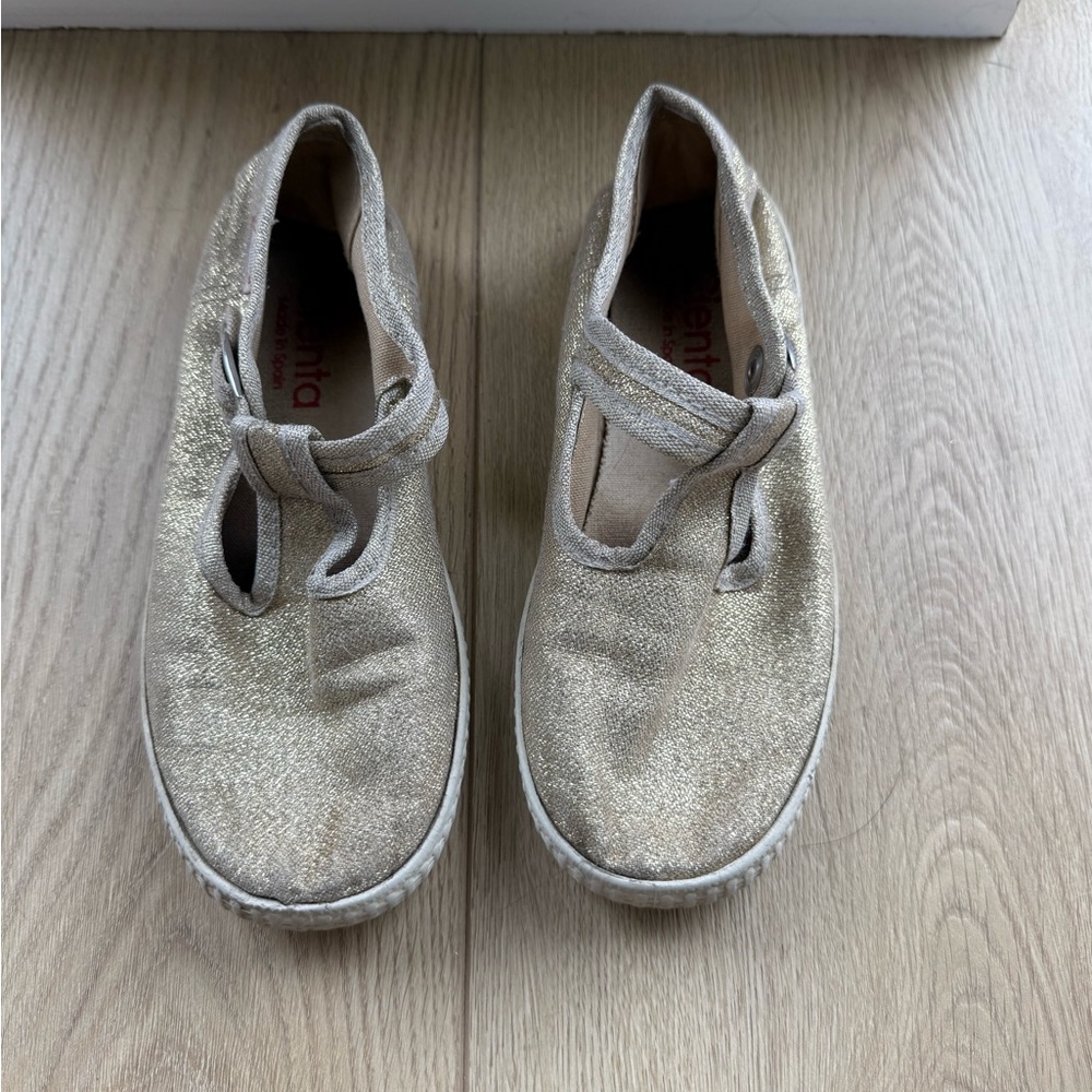 Cienta Gold Shoes - Picture 3 of 4